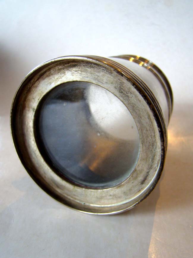 A late 18th or early 19th century English brass 1/2 pint tankard with coat-of-arms — image 2